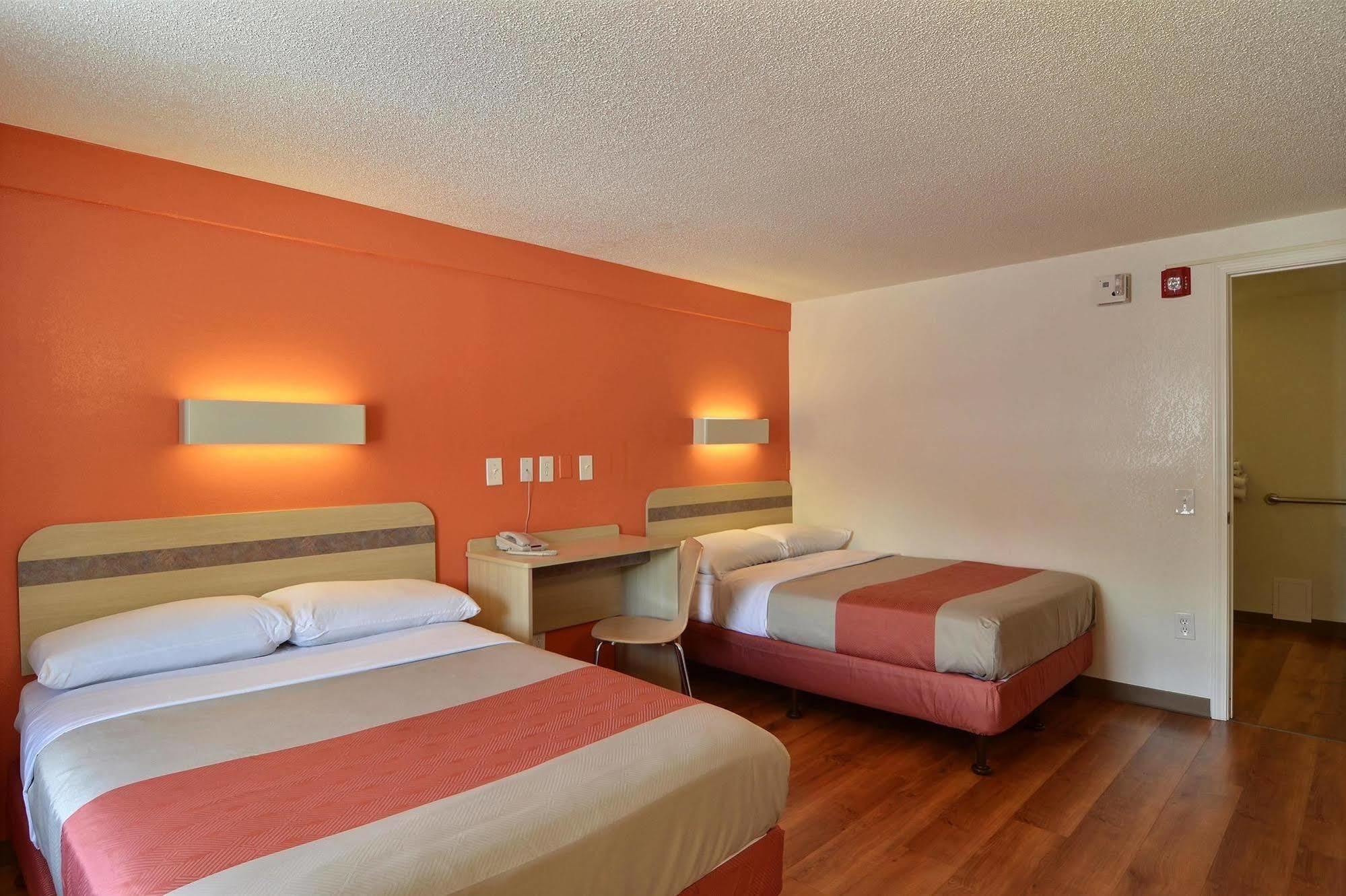 Rodeway Inn Altoona Eksteriør bilde
